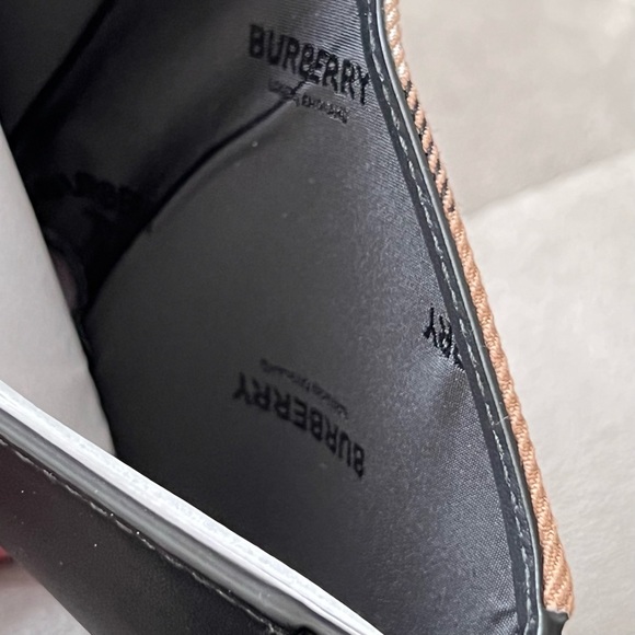 Burberry Bifold Wallet in Black - Picture 9 of 11